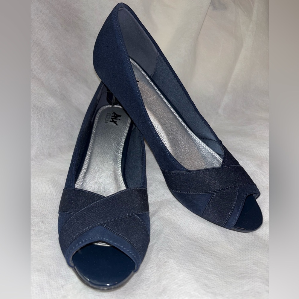 Women's Navy Peep-Toe Air Flex Sz 10 M Dress Shoes Brand New Never Worn (S1)